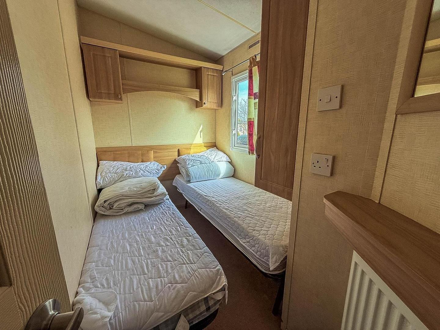 Spacious 8 Berth Caravan At Southview Holiday Park Near Skegness Ref 33018Ml Dış mekan fotoğraf