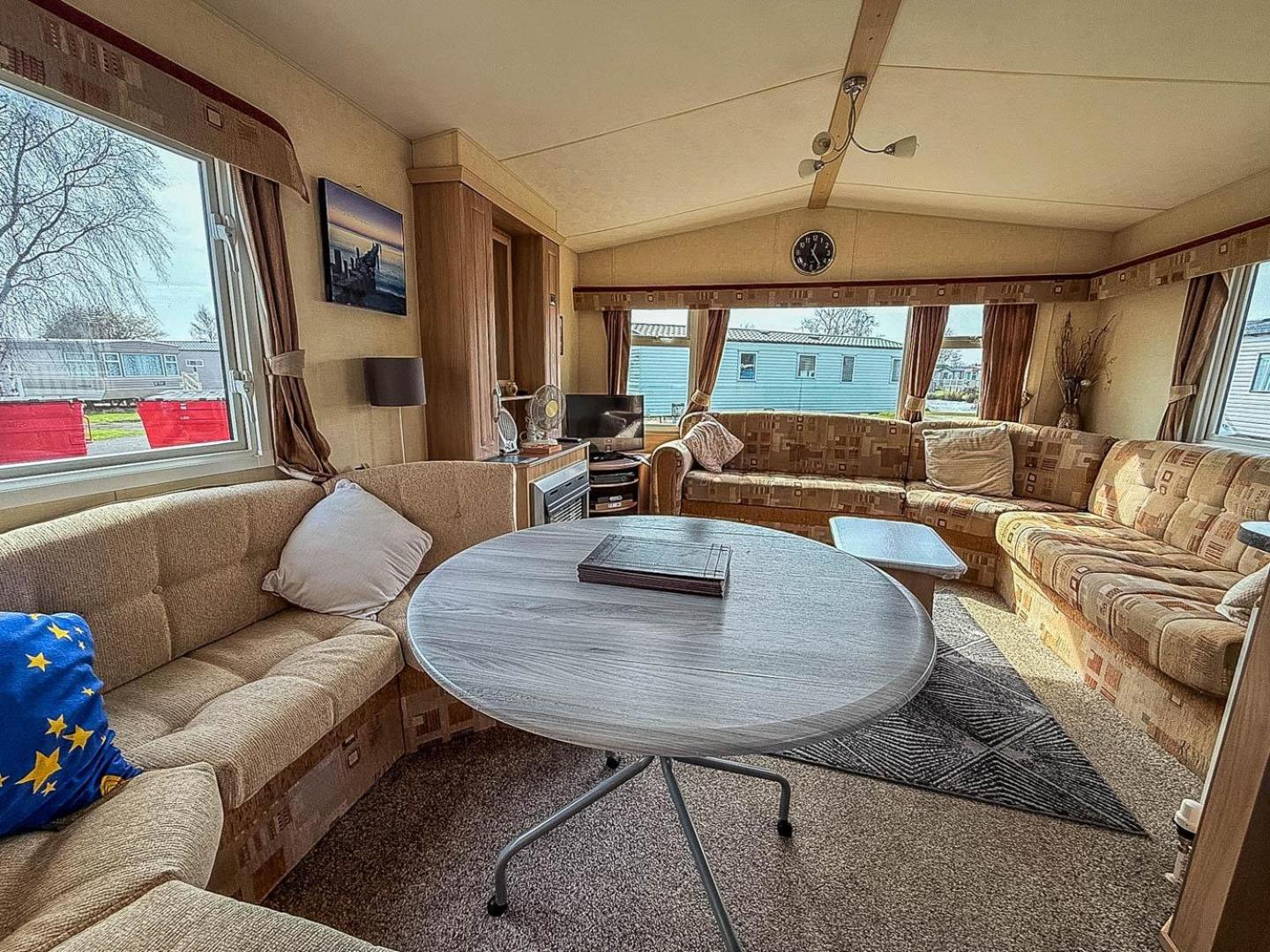 Spacious 8 Berth Caravan At Southview Holiday Park Near Skegness Ref 33018Ml Dış mekan fotoğraf